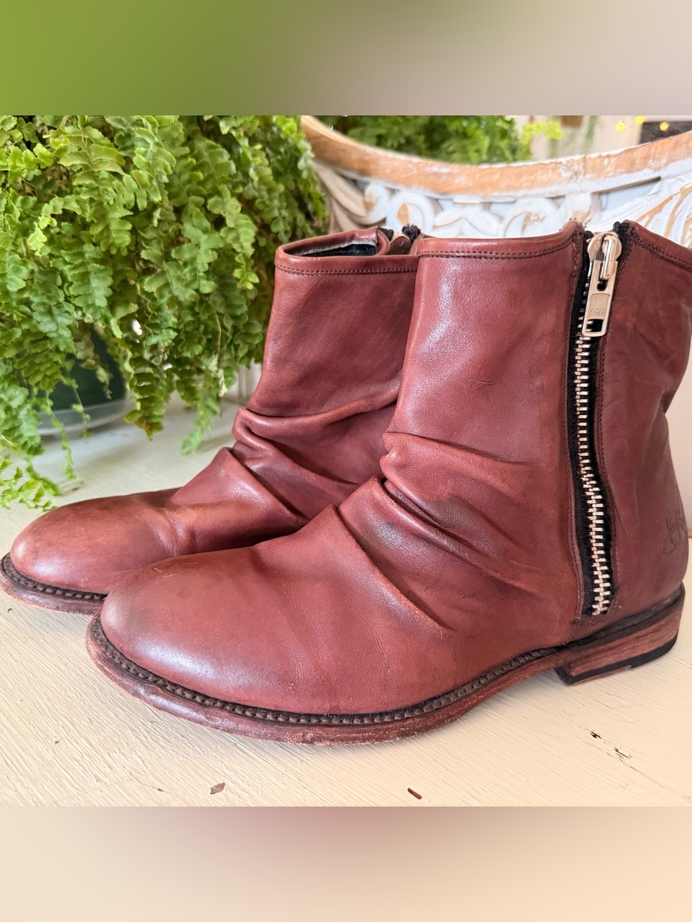 John Fluevog Leather Ankle Boots Women's 9 Men's 7 Mahogany Side Zip